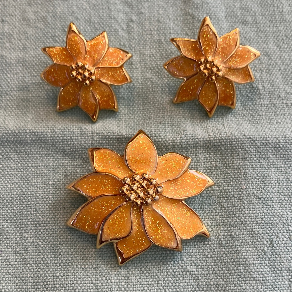 Avon Gold Flower Earrings and Brooch Set